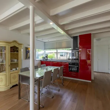 Holiday home Pleasant With Roof Terrace