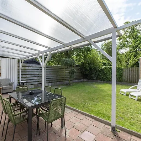 Holiday home Pleasant With Roof Terrace