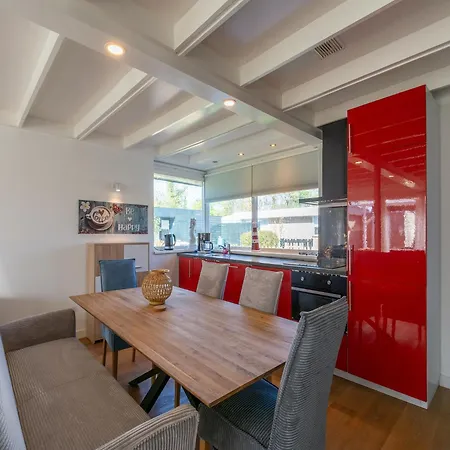 Modern Home Near Beach