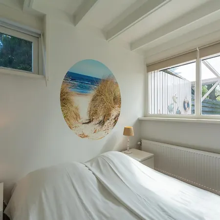 Vakantiehuis Modern Home Near Beach Sint Maartensvlotbrug